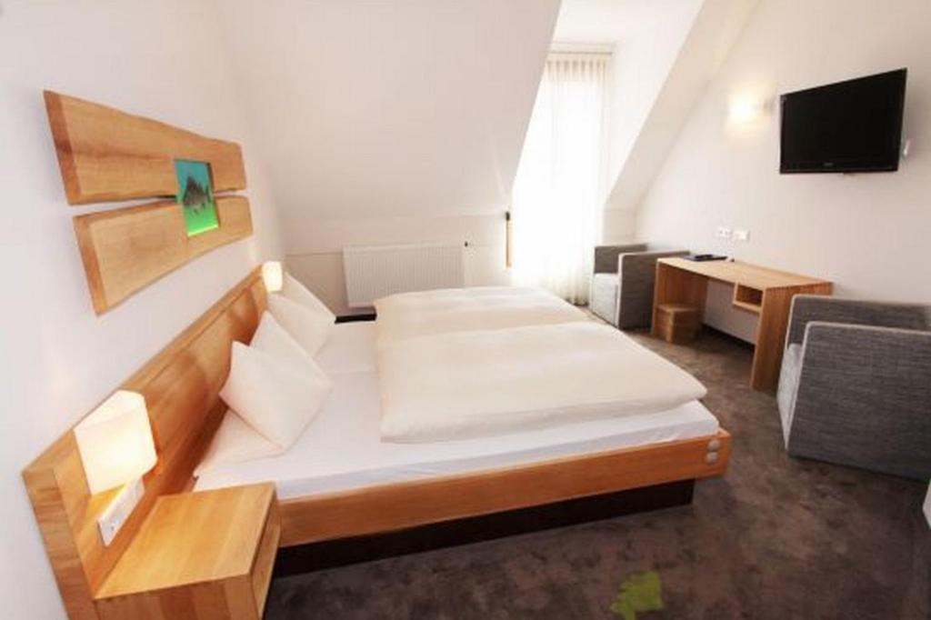 Karpfenhotel & Herrenhaus Im Gasthaus Sindel-Buckel Feuchtwangen Quarto foto