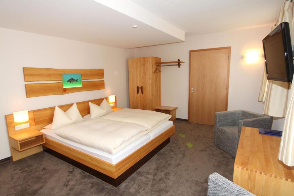 Karpfenhotel & Herrenhaus Im Gasthaus Sindel-Buckel Feuchtwangen Quarto foto